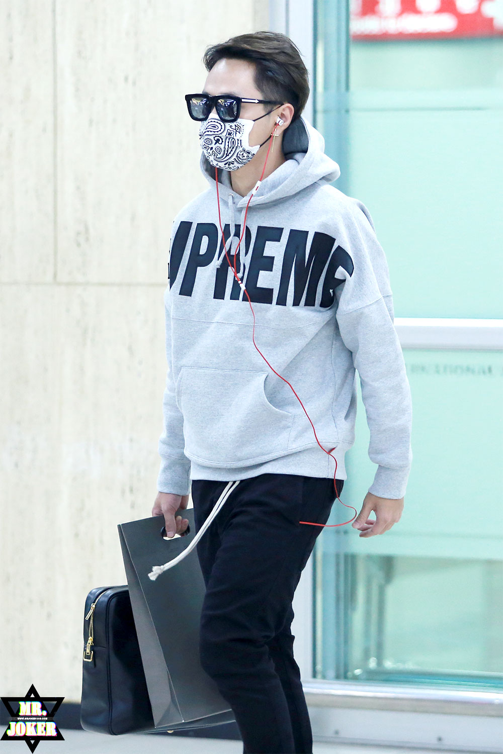 Supreme Banner Pullover 2025 | periferics.cat